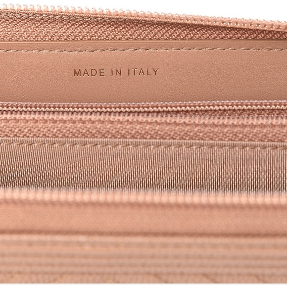 {CHANEL} Caviar Chevron Quilted ZIP Boy Wallet - Picture 5 of 7